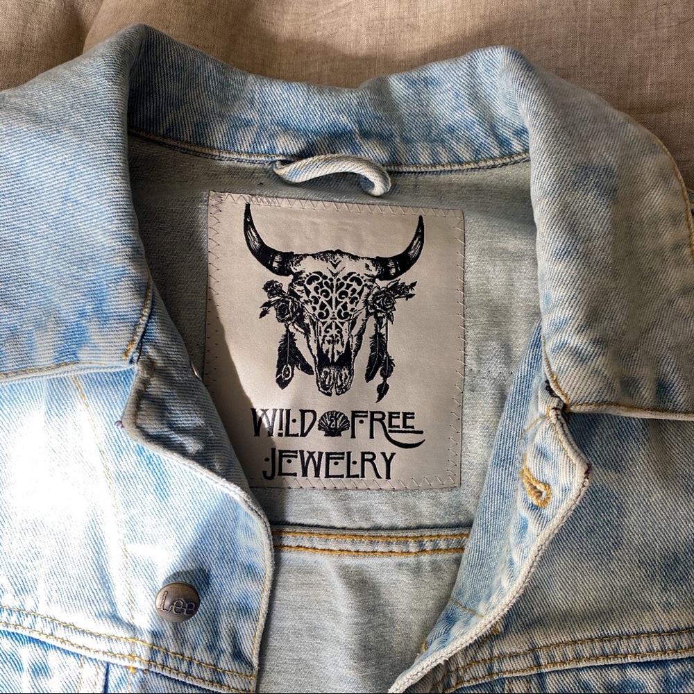 Original Wild and Free Jewelry Jacket 🦋 - Picture 5 of 5